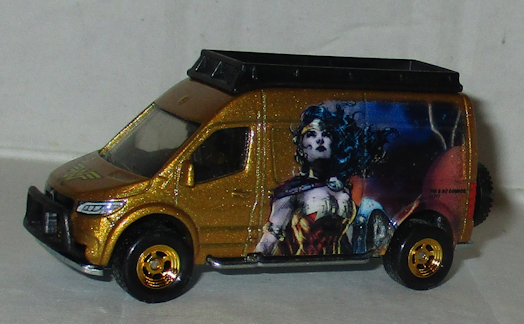 Wonder Woman - Mercedes-Benz Sprinter Tourer